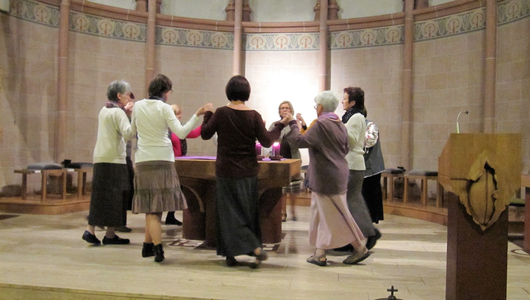 Gebetstanz bei einer Andacht