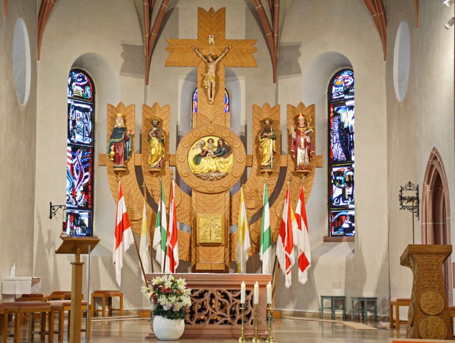 Altarraum mit dem Hochaltar