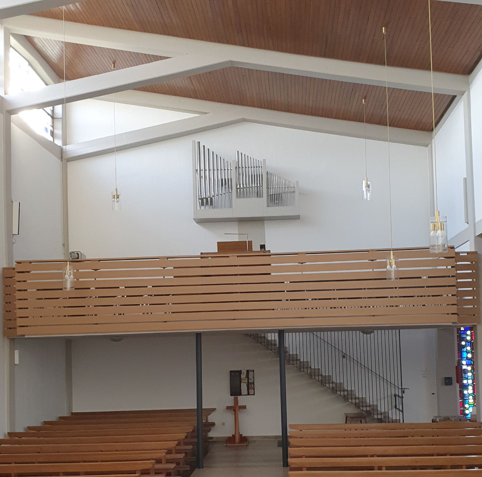 Empore mit Orgel