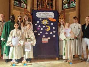 3 neue Messdienerinnen in Altenmittlau